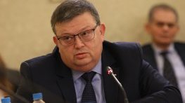 Цацаров отрече прокуратурата да е крила сметки на магистрати и политици