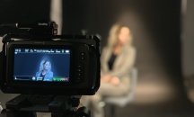 Алекс Сърчаджиева с миниспектакъл у дома