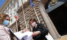 Над 17 хиляди души поискаха оставката на Ананиев заради детската болница