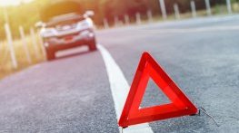 Товарен микробус блъсна работник на пътя Русе-Бяла