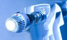 Парното и топлата вода вече по-евтини средно с 4%