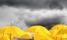Валежи и гръмотевици на места в страната