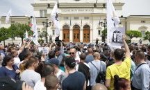 Задържаха 8 души на протеста срещу правителството