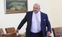 Кралев разпореди допускане на до 50% публика на стадионите