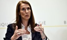 Белгийският премиер премина по „коридор на позора“ от гърбове на лекари