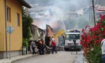 Голям пожар изпепели три къщи в Бобошево