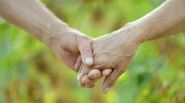 Увеличиха социалната пенсия за старост