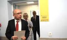 Бивш здравен министър: България не избърза с отхлабването на мерките срещу коронавируса