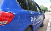 Два автомобила на жандармерията се удариха челно