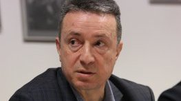 Стоилов сезира ВАС и Конституционния съд за отстраняването на Гешев