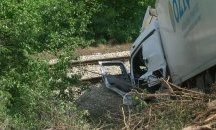 Катастрофа между два тира блокира движението на влакове в Русенско