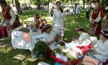 С билки и песни на Еньовден