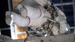 На живо: Астронавти на НАСА излязоха в открит космос от МКС