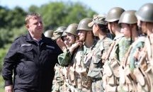 При доброволна казарма, държавата поема половината от разходите