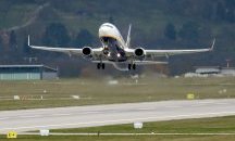 Пътнически самолет на Ryanair кацна извънредно заради бомбена заплаха
