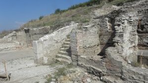 Археолози възобновяват разкопките в Хераклея Синтика