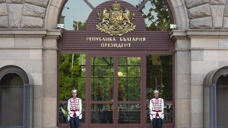 Служител в президентството е с COVID-19