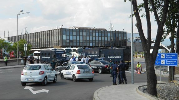 Доживотен затвор за атентаторите от летище "Сарафово"