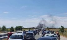 Кола се е запали на магистрала „Тракия“