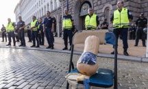 Намаляват полицаите на протестите в София заради случаи на Covid-19