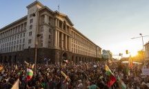 Година от началото на антиправителствените протести
