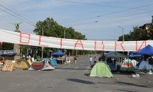 Три ключови кръстовища в София остават блокирани