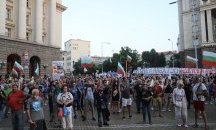Жена е задържана след снощния протест в София