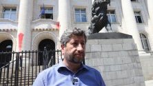 Христо Иванов даде показания за червената боя по Съдебната палата