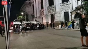 Среднощна акция на МВР премахна блокадите, но протестът няма да спре