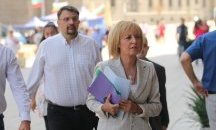 Манолова внесе искане за референдум за промените в Конституцията