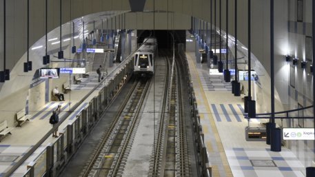 Техническа грешка спря третия лъч на метрото