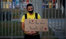 Гневни фенове на Барса обсадиха "Камп Ноу"
