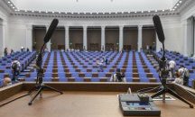 Говоренето на политиците: омаловажаване на речта и езикова агресия