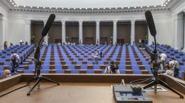 Говоренето на политиците: омаловажаване на речта и езикова агресия