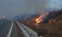 Затвориха част от магистрала "Марица" заради задимяване от пожар
