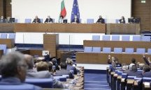 Депутатите работиха само два часа