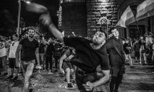 Те не охраняват политиците, охраняват вас