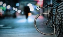 Велоалея се срути върху паркирали автомобили