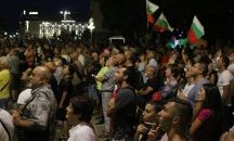 Протестът, ден 70: Поискаха оставката и на Караянчева