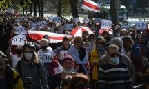 Протестиращите в Беларус се насочиха към резиденцията на президента Лукашенко