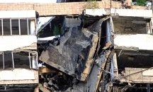 Срутила се сграда погреба 10 души в Индия