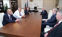 За първи път от 30 години: Увеличават заплатите на преподавателите в университетите от догодина