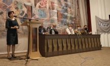 Караянчева: Като протестирате срещу лошия Бойко, ходете пеша
