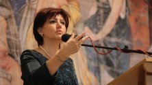 Караянчева обидена на медии, изопачили думите ѝ