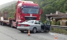 Катастрофа затруднява движението на пътя Симитли-Банско