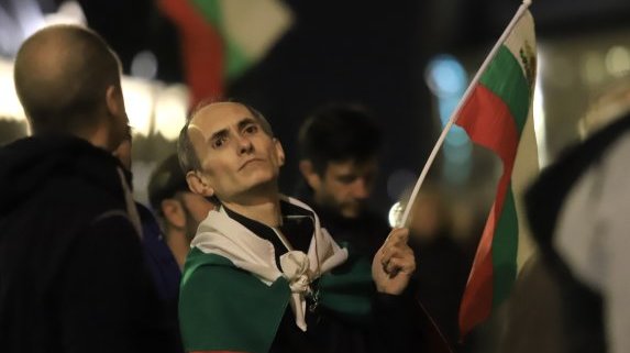 Протестът, ден 108: Властта се замеря с вируси