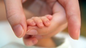 В Сингапур се роди бебе с антитела срещу COVID-19