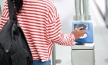 Телефоните ни ще бъдат и карти за градския транспорт в София