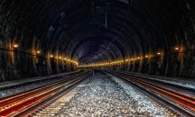 Къде ще строят най-дългия подводен железопътен тунел в света