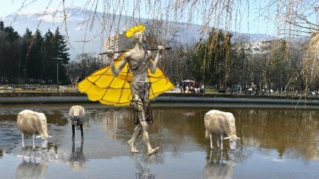 "Водна паша" на скулптора Павел Койчев става част от градския пейзаж на София